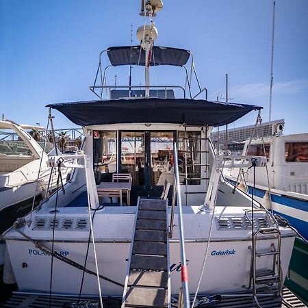 Spacious And Charming Boat In Port Forum Ξενοδοχείο Sant Adria de Besos Εξωτερικό φωτογραφία