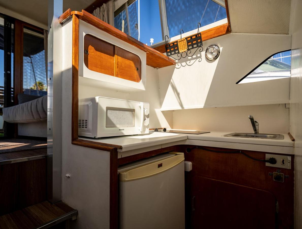 Spacious And Charming Boat In Port Forum Ξενοδοχείο Sant Adria de Besos Εξωτερικό φωτογραφία