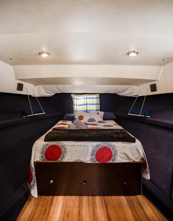 Spacious And Charming Boat In Port Forum Ξενοδοχείο Sant Adria de Besos Εξωτερικό φωτογραφία