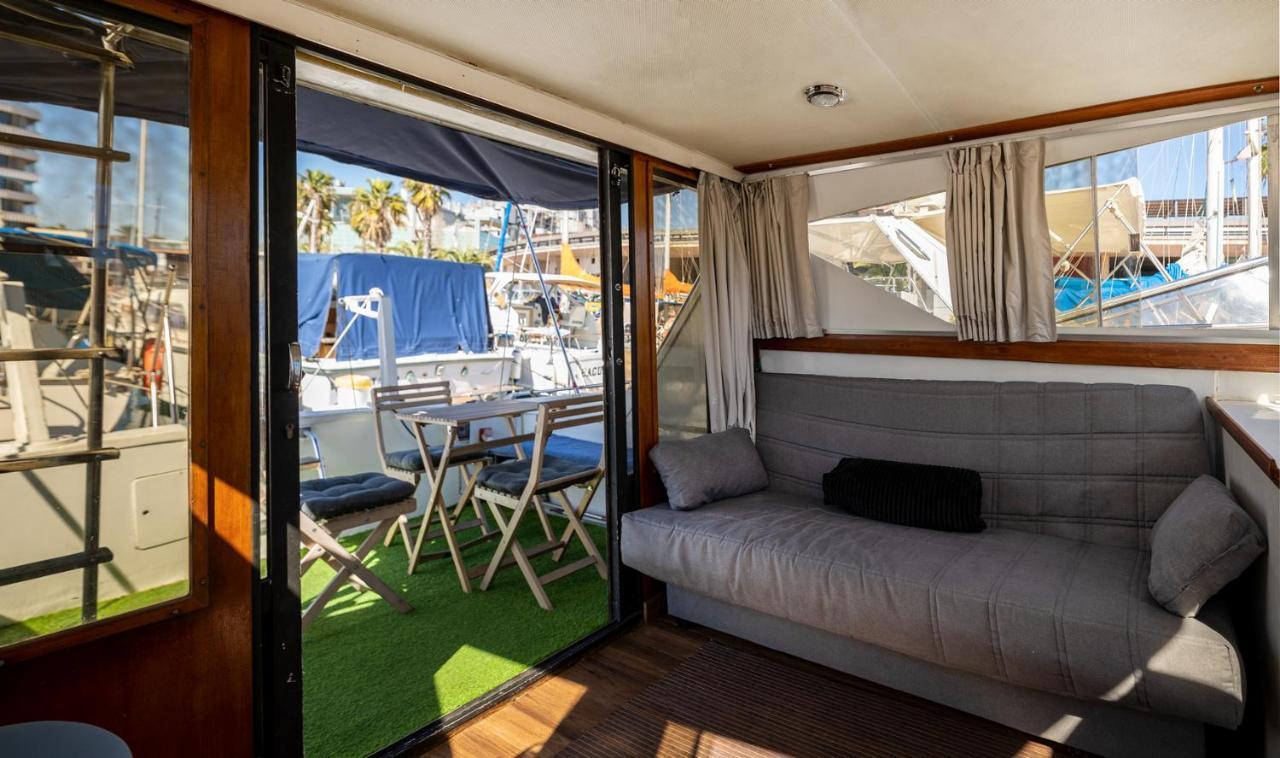 Spacious And Charming Boat In Port Forum Ξενοδοχείο Sant Adria de Besos Εξωτερικό φωτογραφία
